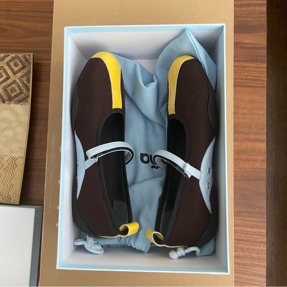 New in box Nicole Saldaña sporty flats size 38 - Picture 2 of 4
